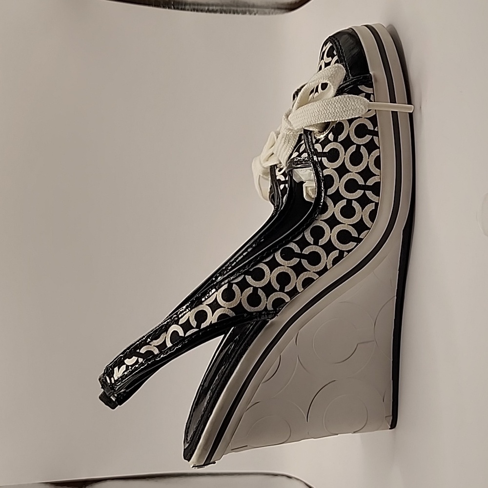 Coach Emiliana Pop Art Slingbacks Size 7.5 New with box